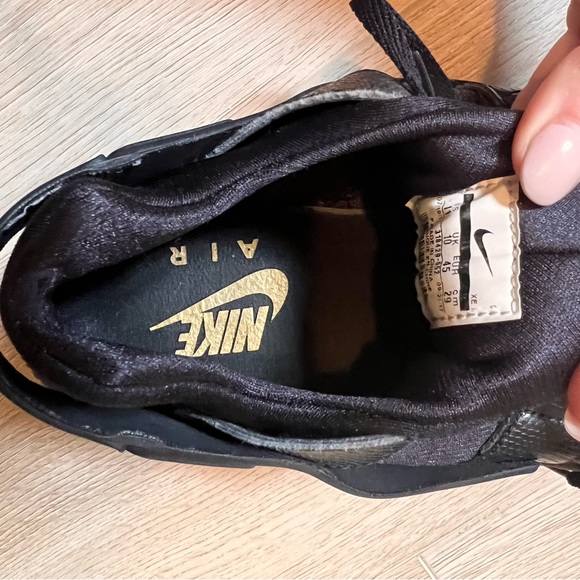 Hubbys a sneakerhead - Picture 6 of 6